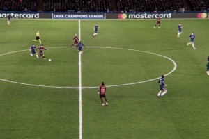 梅西一個(gè)簡(jiǎn)單的動(dòng)作，過(guò)人就像喝水一樣簡(jiǎn)單