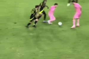 梅西太殘暴了！過起人來連隊友不放過??