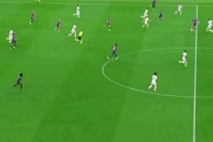 巨鹿之戰(zhàn)！這是拉菲尼亞蛻變的夜晚嗎？帽子戲法斬拜仁！