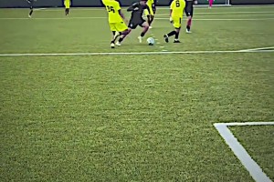 小伙子你以為你是梅西啊??