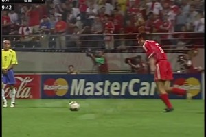 有誰(shuí)還記得??當(dāng)年世界杯，邵佳一vs巴西任意球險(xiǎn)些破門