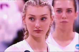 妥妥的校園女神?。?kù)里教妹布林克大學(xué)時(shí)期精彩集錦！