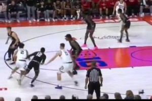 長的真帥！小佩賈vs德州理工砍23分3板3斷 球風強硬！