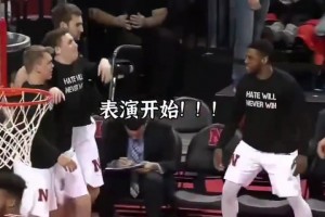 這一場汗也是出夠了！這是我見過最有氛圍的替補席！