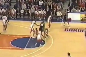 現(xiàn)象級的球員！艾弗森大學(xué)時期的精彩表現(xiàn)！獨一無二的球風！