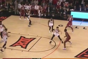 自己故事里的喬丹！特雷楊大學(xué)時(shí)期的逆天三分射程！